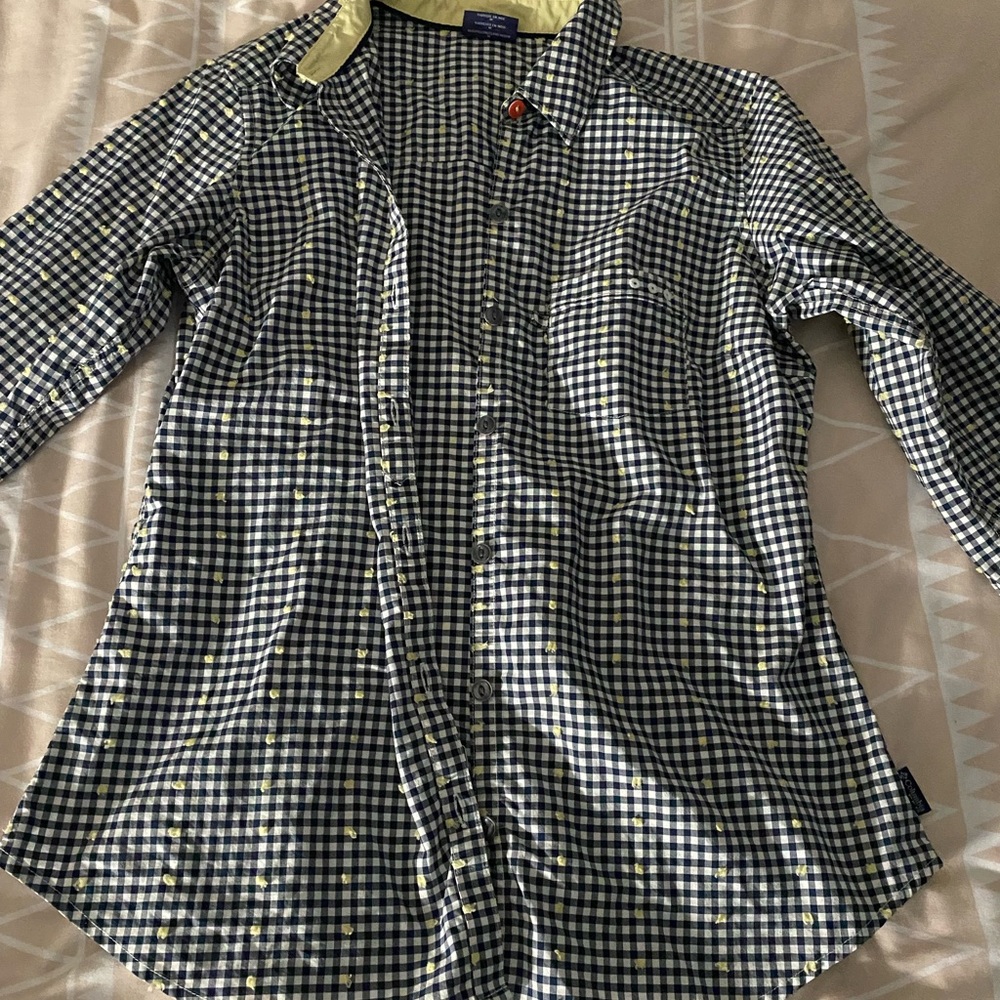 Size Medium women’s PFG fishing shirt.